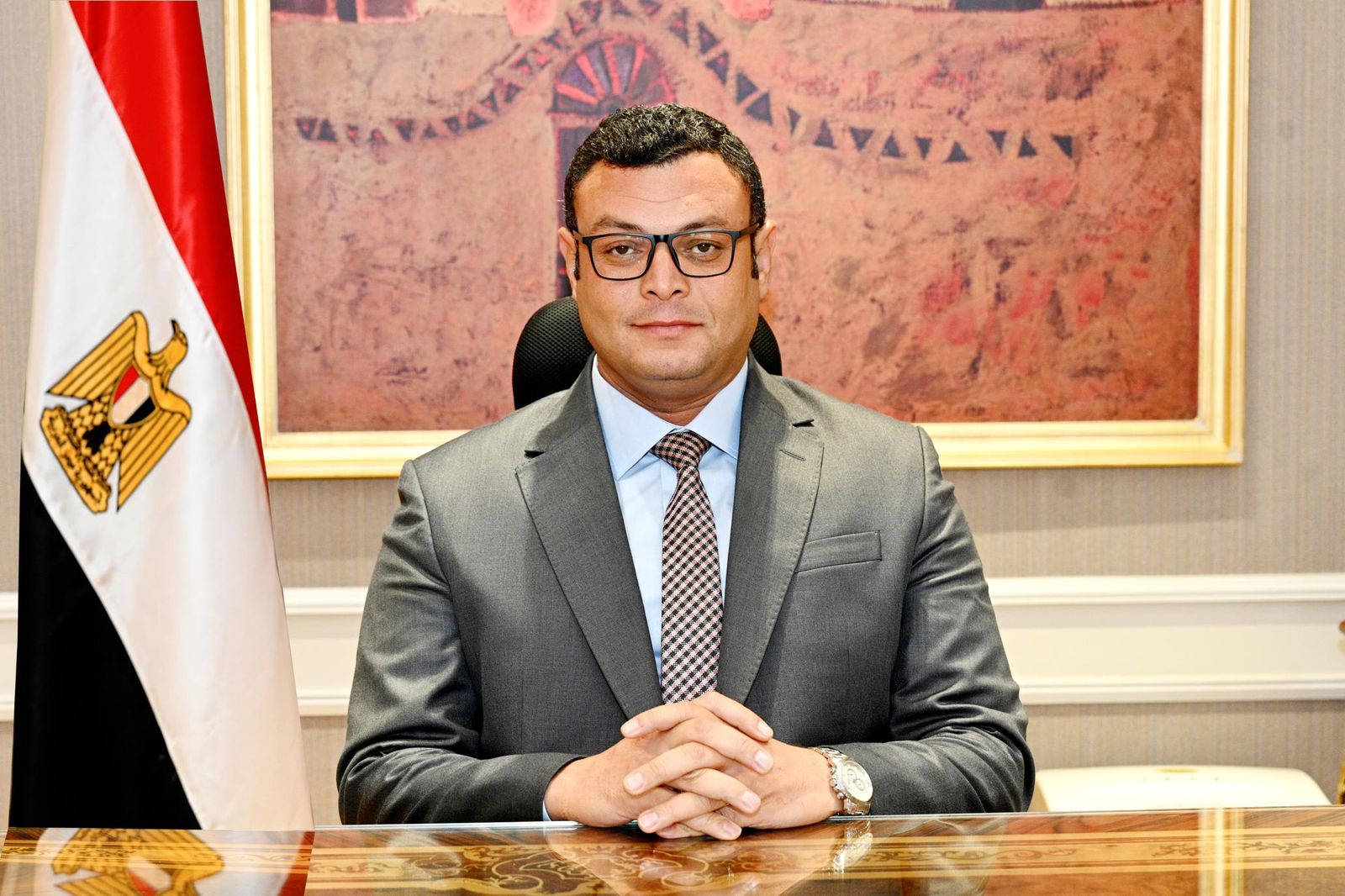 وزارة الإسكان تخصص قناة رسمية للتواصل مع المستثمرين وتلقي الشكاوى عبر واتس آب