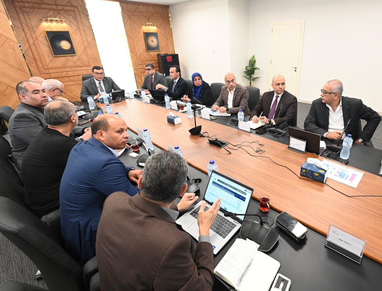 وزير الإسكان يبحث خطط سيتي إيدج التسويقية لبعض مشروعات المجتمعات العمرانية