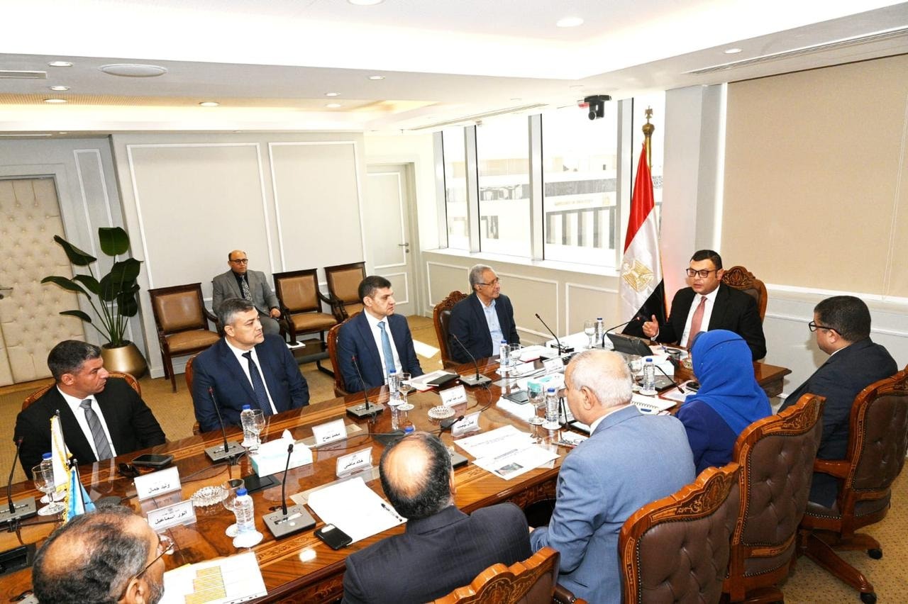 الشربيني يتابع موقف مشروعات الإسكان بمحافظة بورسعيد