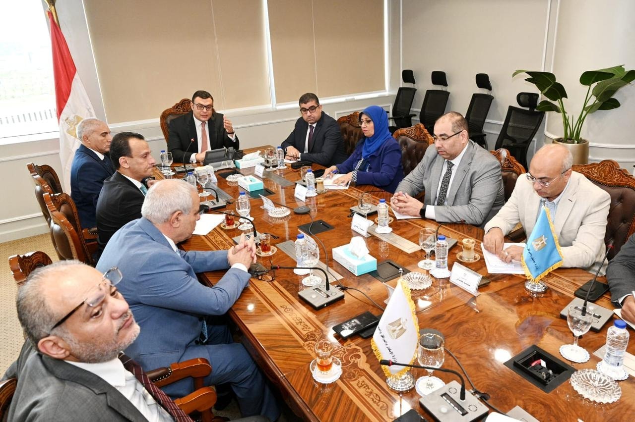 وزير الإسكان يتابع مع توريك للتطوير العقاري مشروعات الشراكة والمبيعات والتسويق