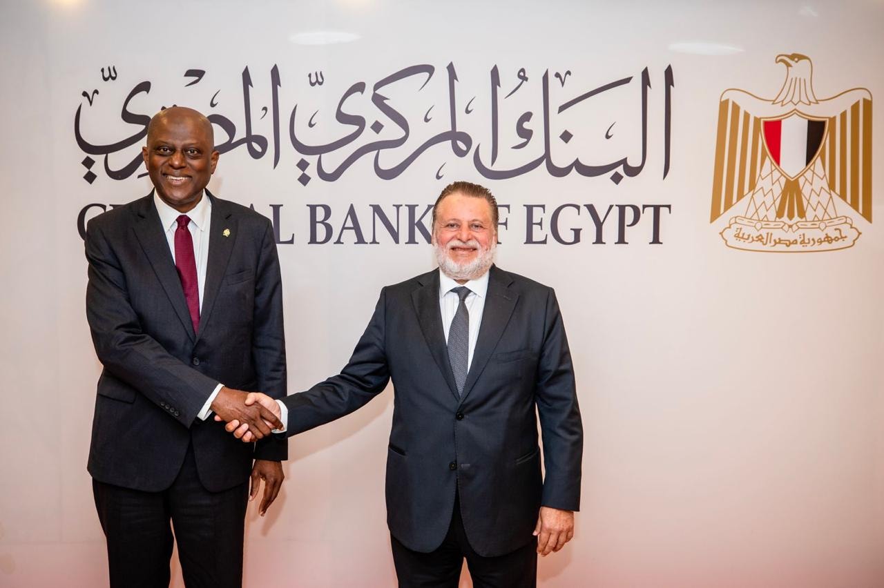 محافظ البنك المركزي النيجيري يتفقد دار طباعة النقد بالعاصمة الإدارية