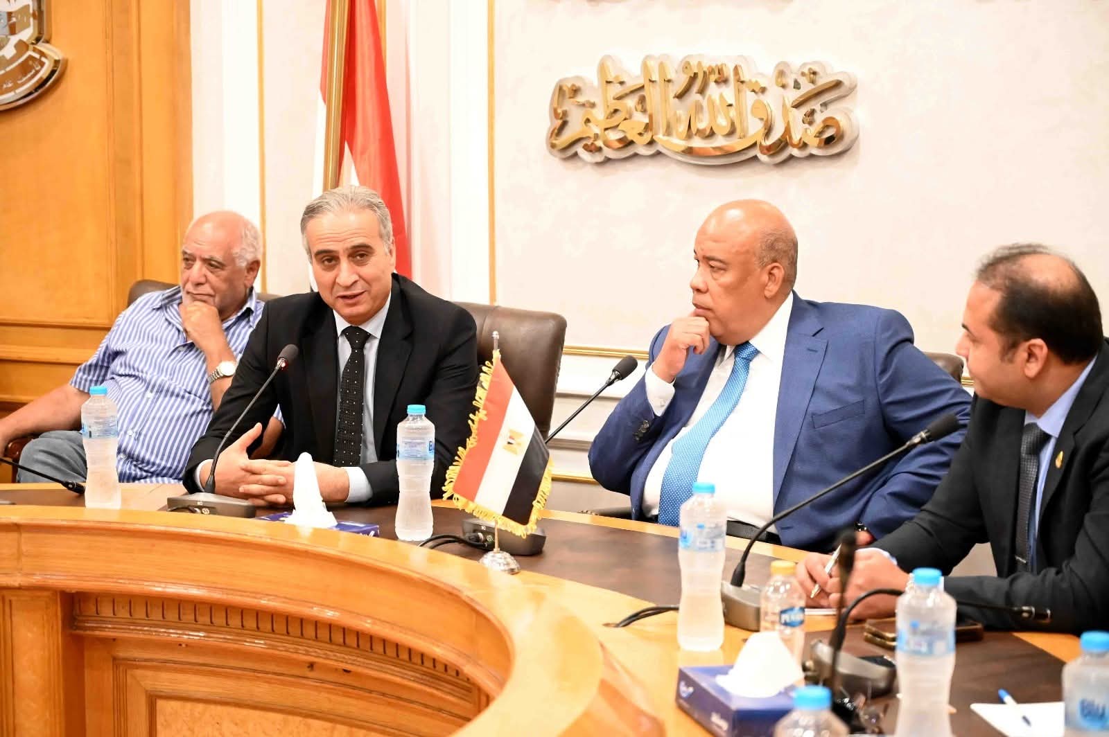 حماية المستهلك يبحث مع الغرفة التجارية بالقاهرة جهود خفض الأسعار