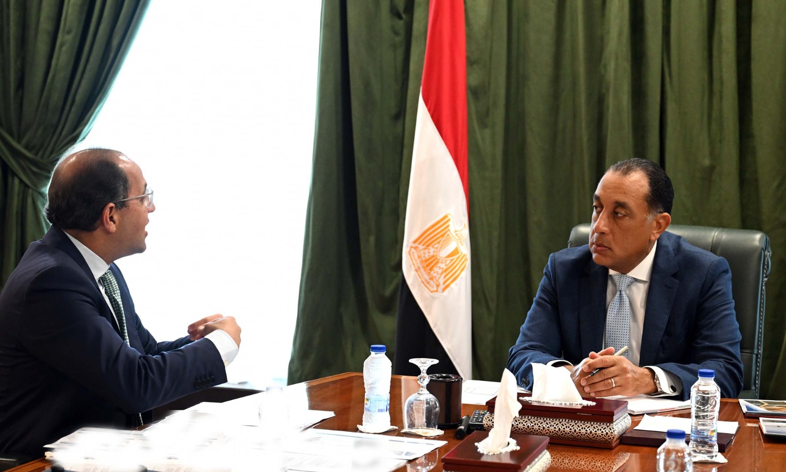 رئيس الوزراء يتابع مع وزير المالية موقف سداد المستحقات المتأخرة للمصدرين