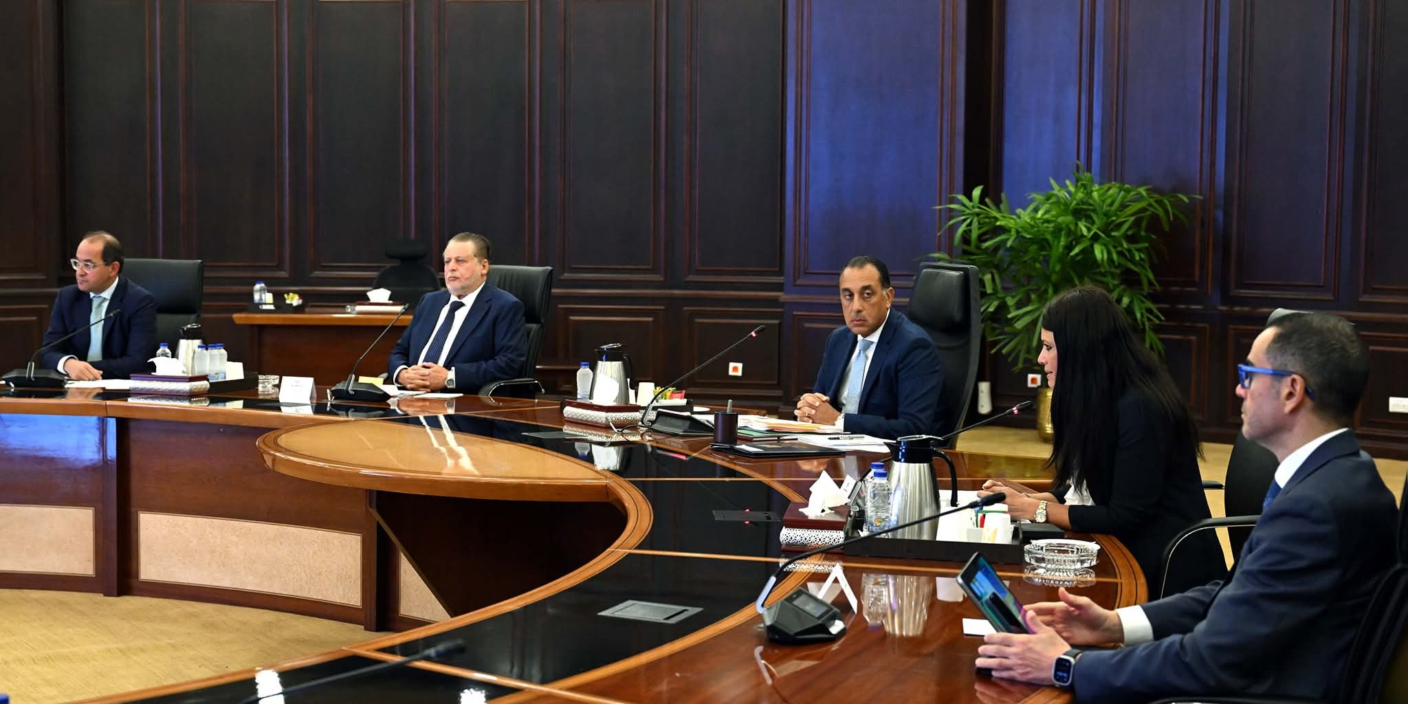 Gov’t continues flexible rate, implements offering program