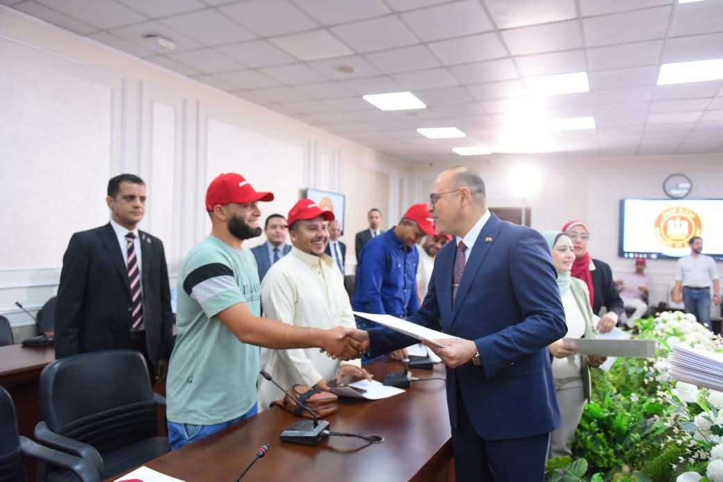 Labor Minister: 40 Egyptian youth to work in Bosnia