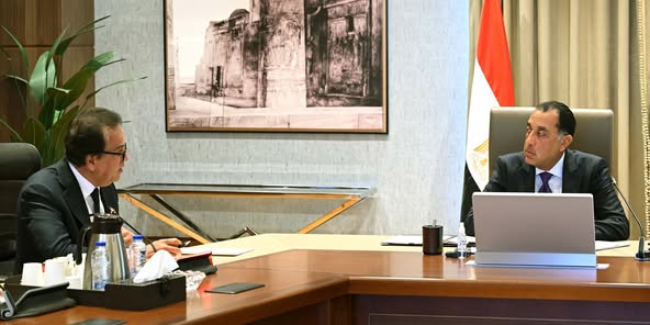 الحكومة : متابعة موقف توافر الأدوية وسداد المديونيات المستحقة لهيئة الشراء الموحد