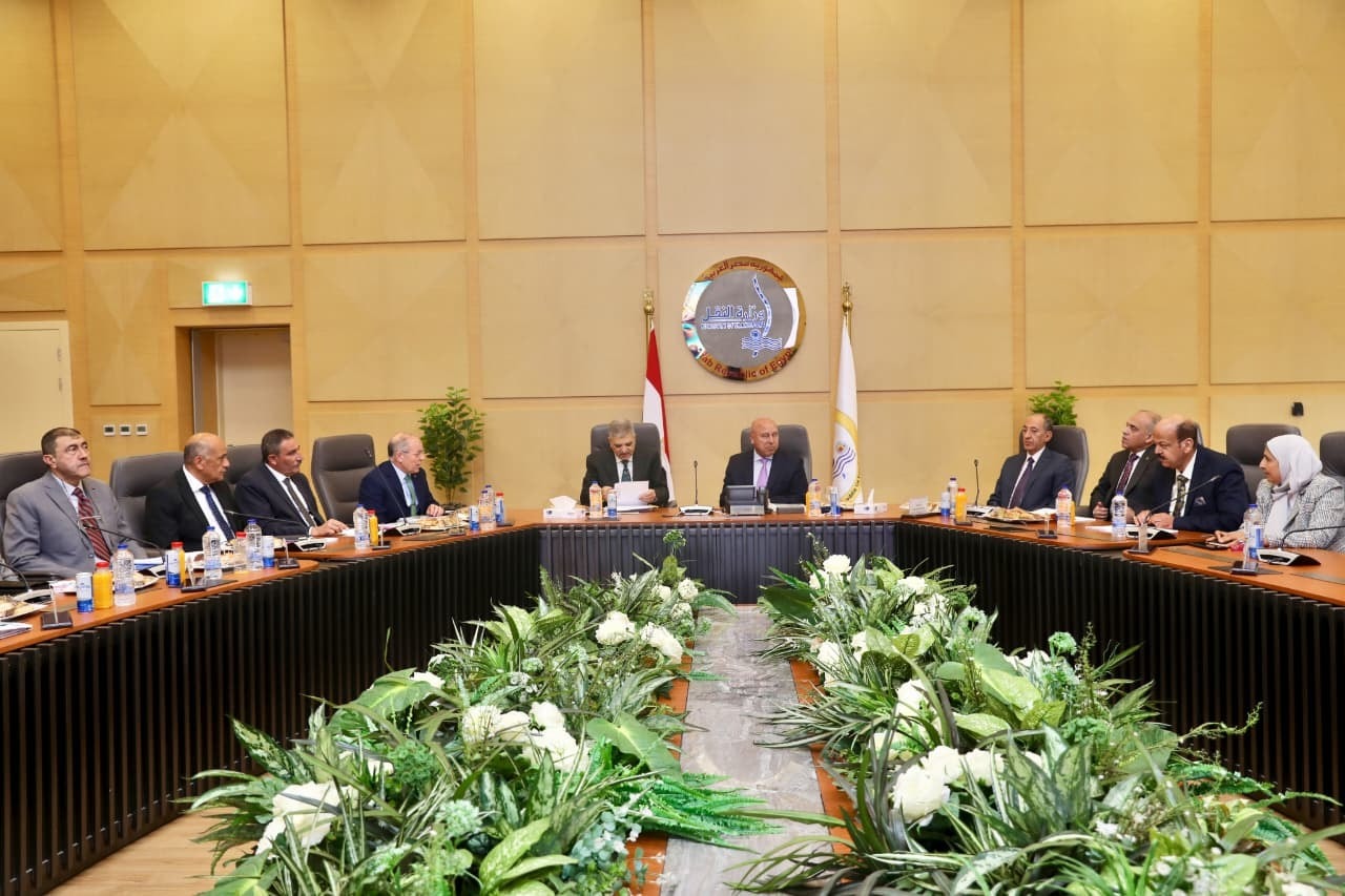 الوزير يترأس أعمال الجمعية العمومية العادية لشركة قناة السويس لتنمية الموانئ البحرية