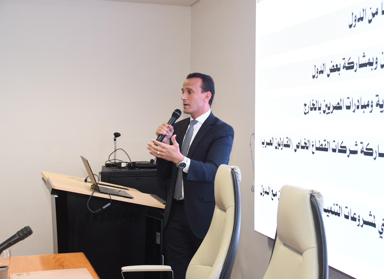 Housing official briefs Egypt’s new ambassadors on urban plans