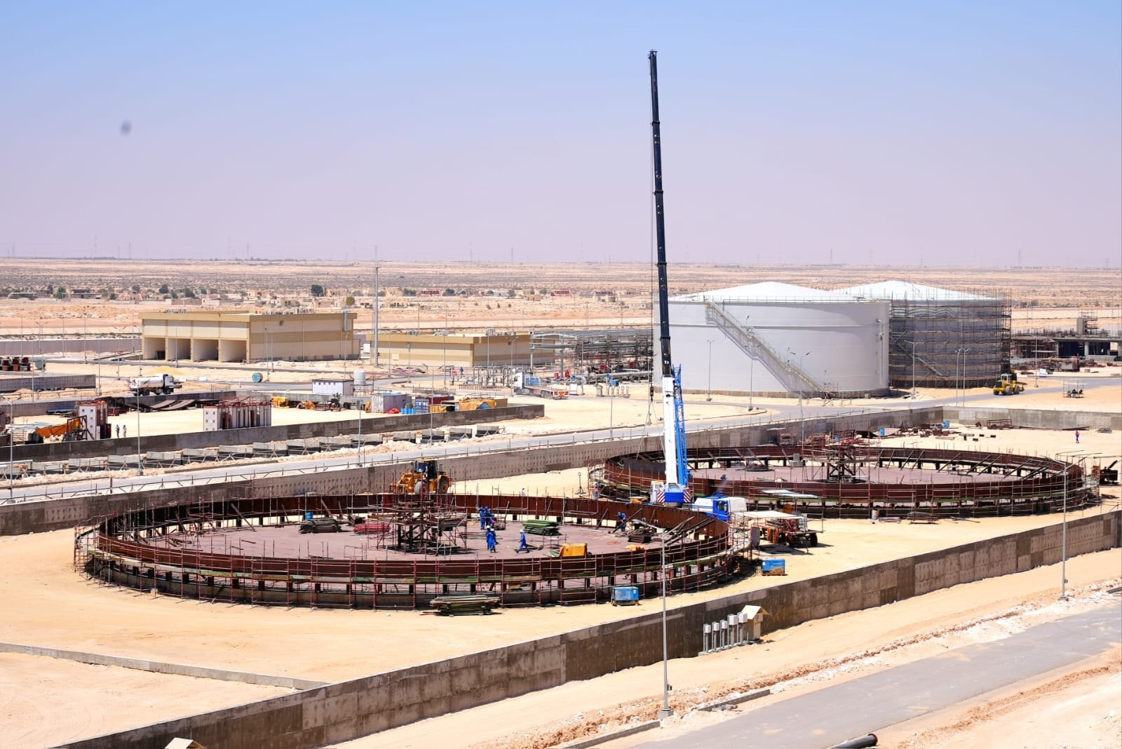 وزير البترول يتابع توسعات ميناء الحمراء البترولي بالعلمين