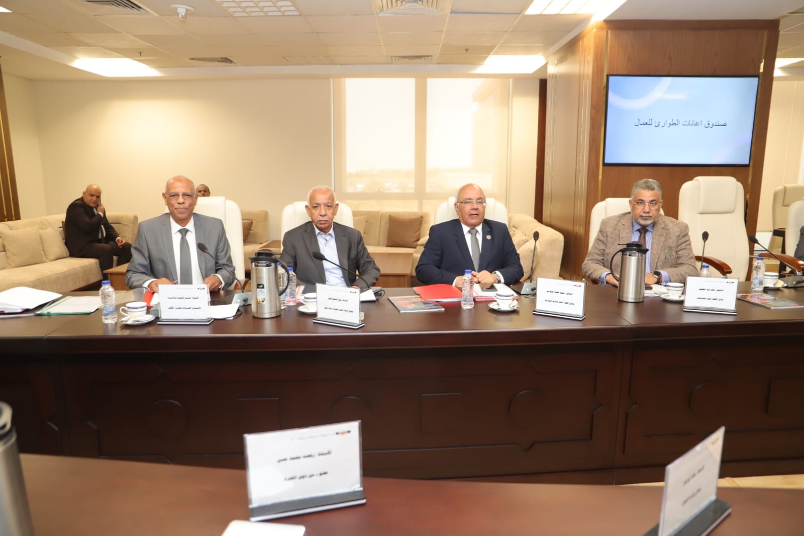 مليارا جنيه دعمًا من صندوق إعانات الطواريء لـ429 ألف عامل في 3991 منشأة