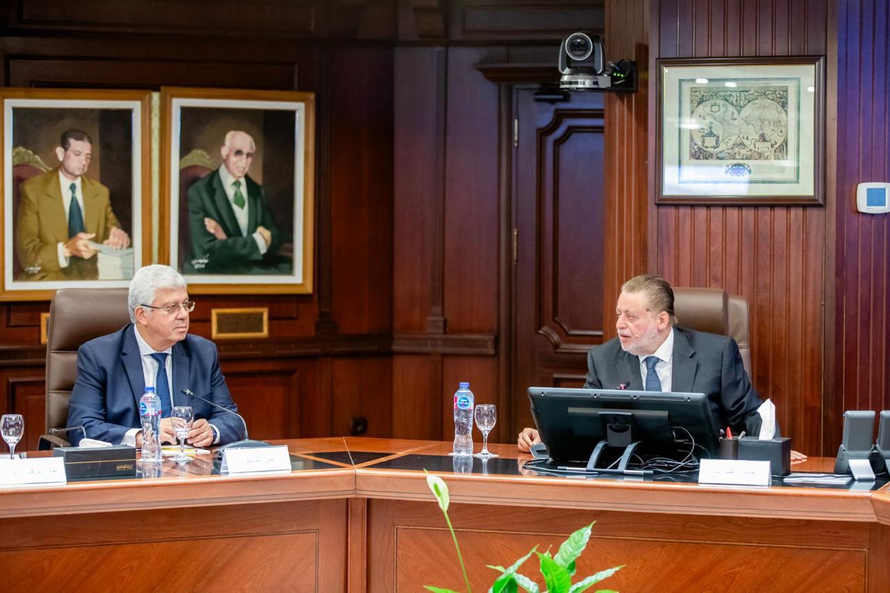 محافظ البنك المركزي ووزير التعليم العالي يشهدان توقيع شراكات لإطلاق بكالوريوس العلوم المصرفية