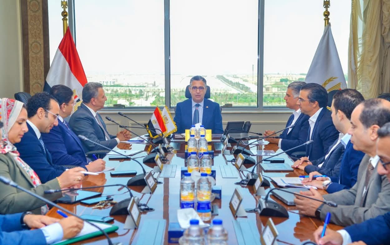 وزير التموين يتابع مع مجموعة حسن علام الموقف التنفيذي لمشروع المستودع الاستراتيجي بالأقصر
