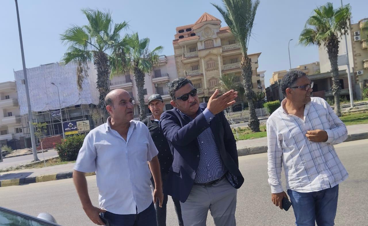 رئيس جهاز مدينة دمياط الجديدة يتفقد الأحياء السكنية والطرق بالمدينة