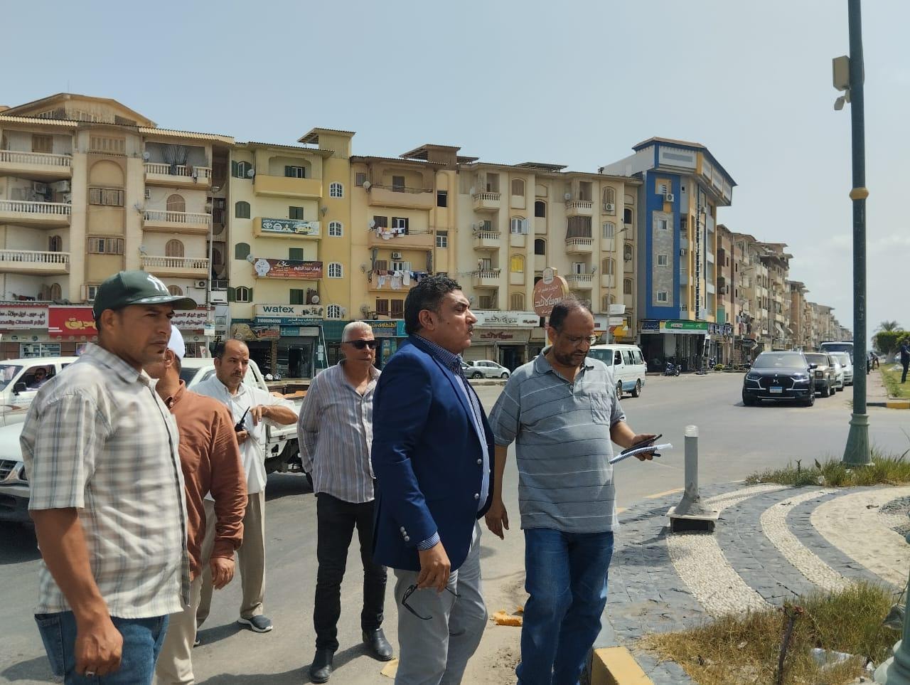 دفع العمل بمشروعات تطوير الطرق والبنية الأساسية ووحدات ديارنا بدمياط الجديدة