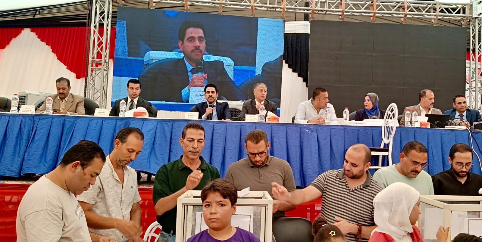 وزير الإسكان يعلن الانتهاء من إجراء القرعتين ١٧ و١٨ للمواطنين الذين تم توفيق أوضاعهم  بالعبور الجديدة