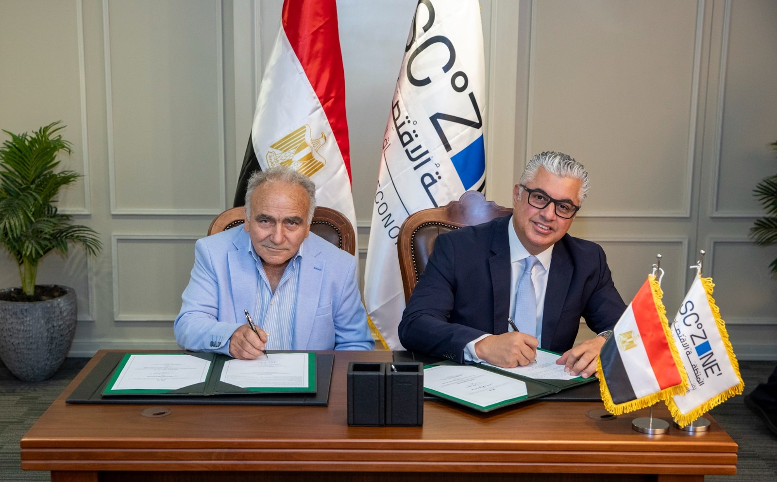 باستثمارات 4 ملايين دولار .. اقتصادية قناة السويس توقع أول مشروع استثمار صناعي يوناني