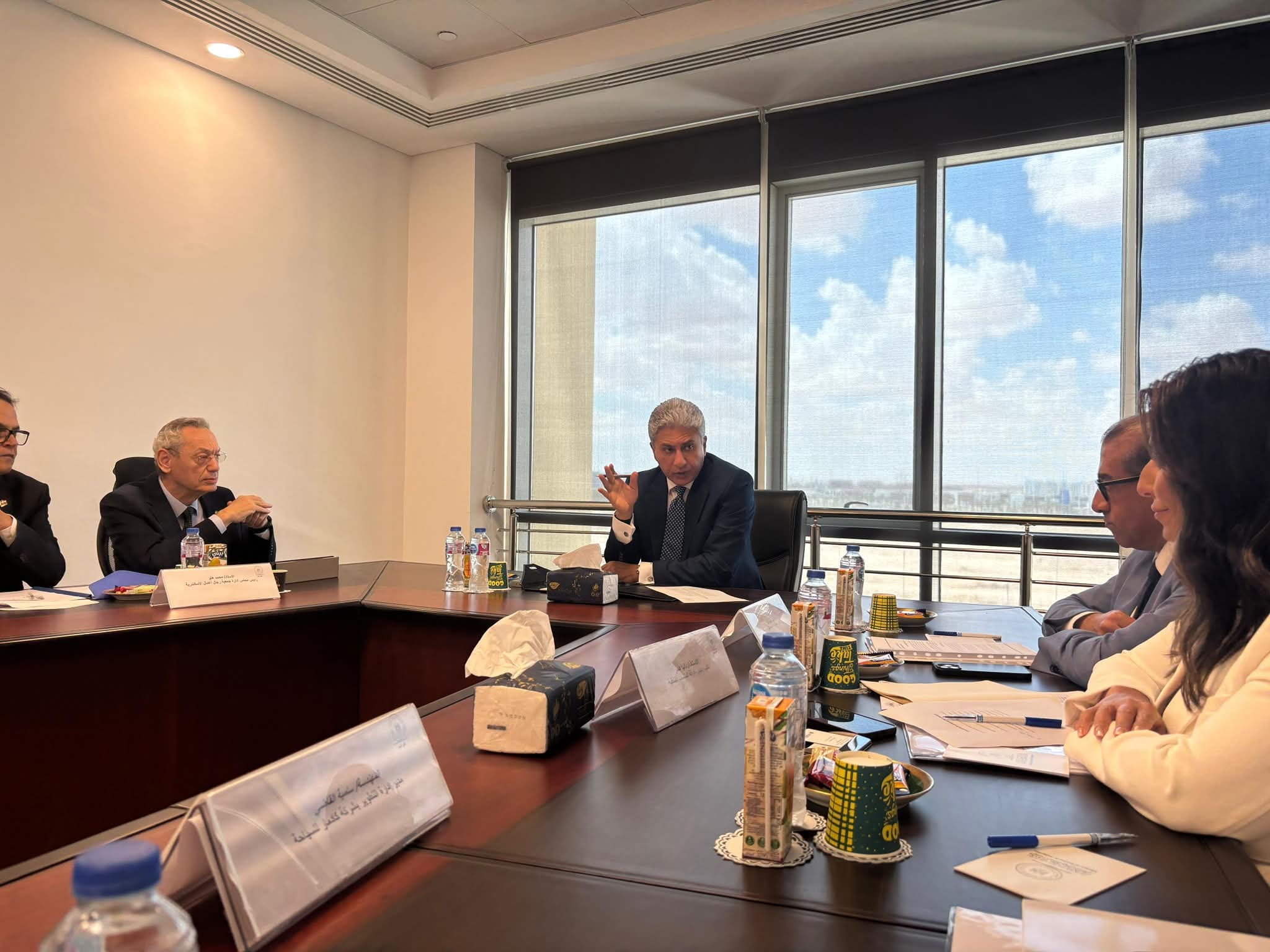 Tourism Minister, business leaders discuss boosting hospitality, investment