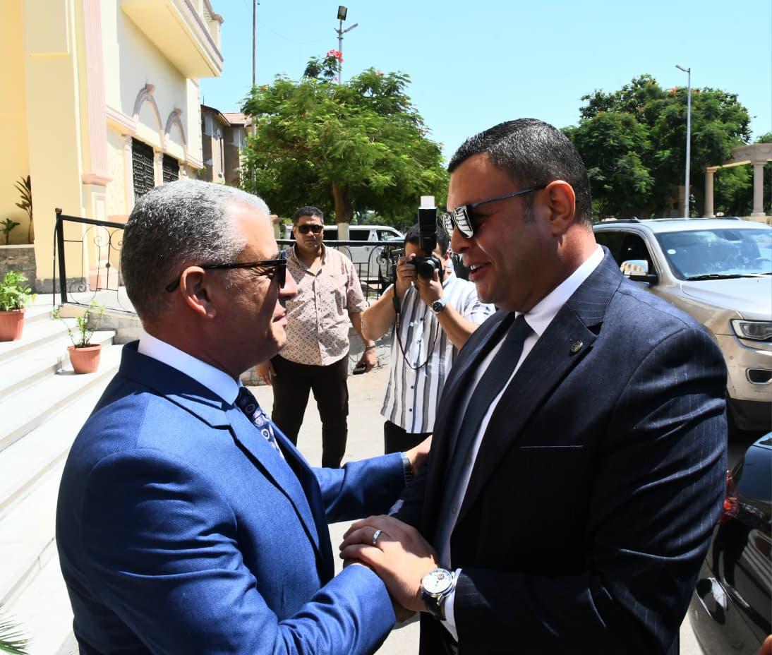 وزير الإسكان ومحافظ الإسماعيلية يتابعان عددا من ملفات العمل المشتركة