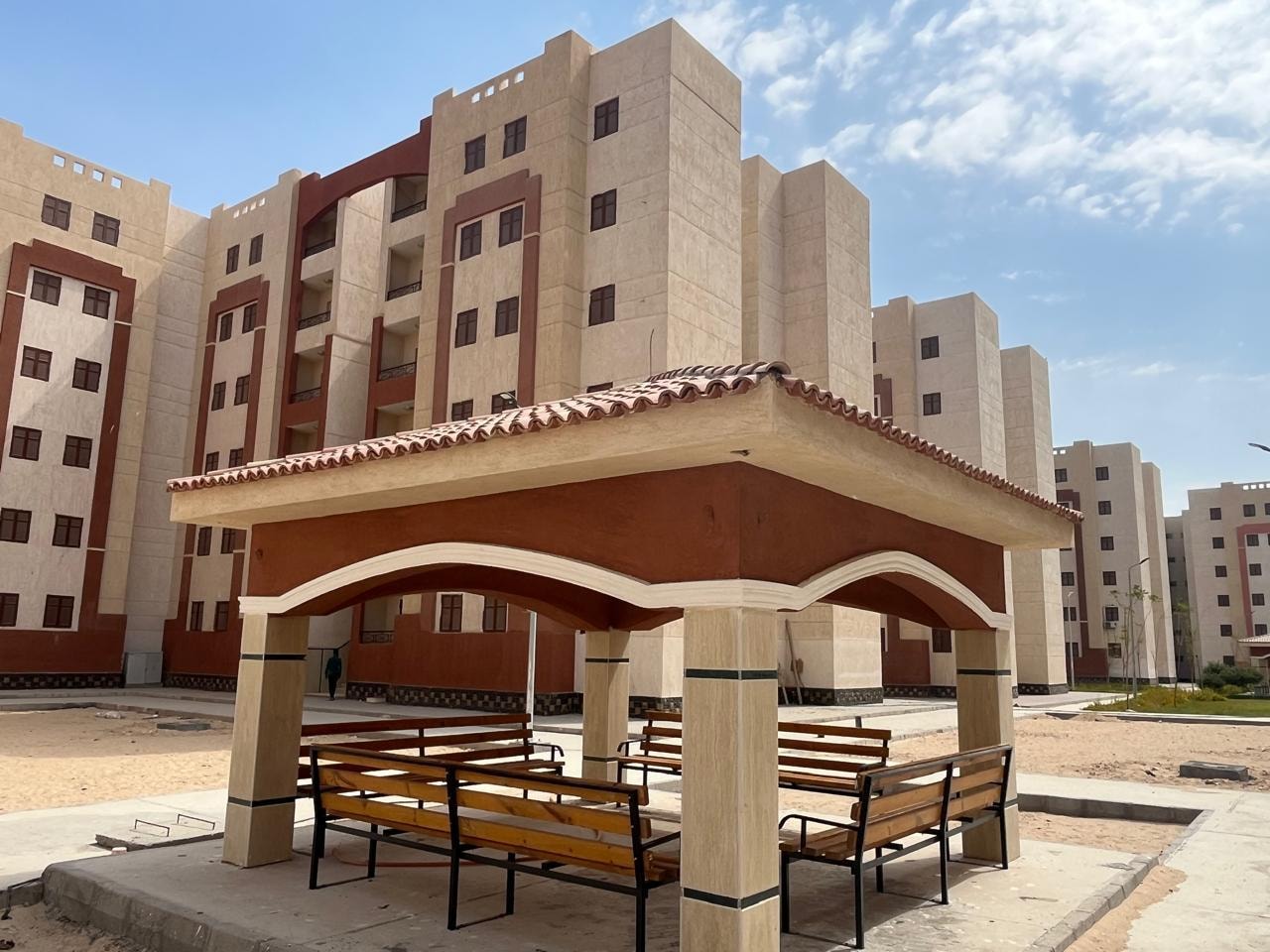 الإسكان تتابع موقف وحدات سكن لكل المصريين وديارنا بعدة مدن جديدة