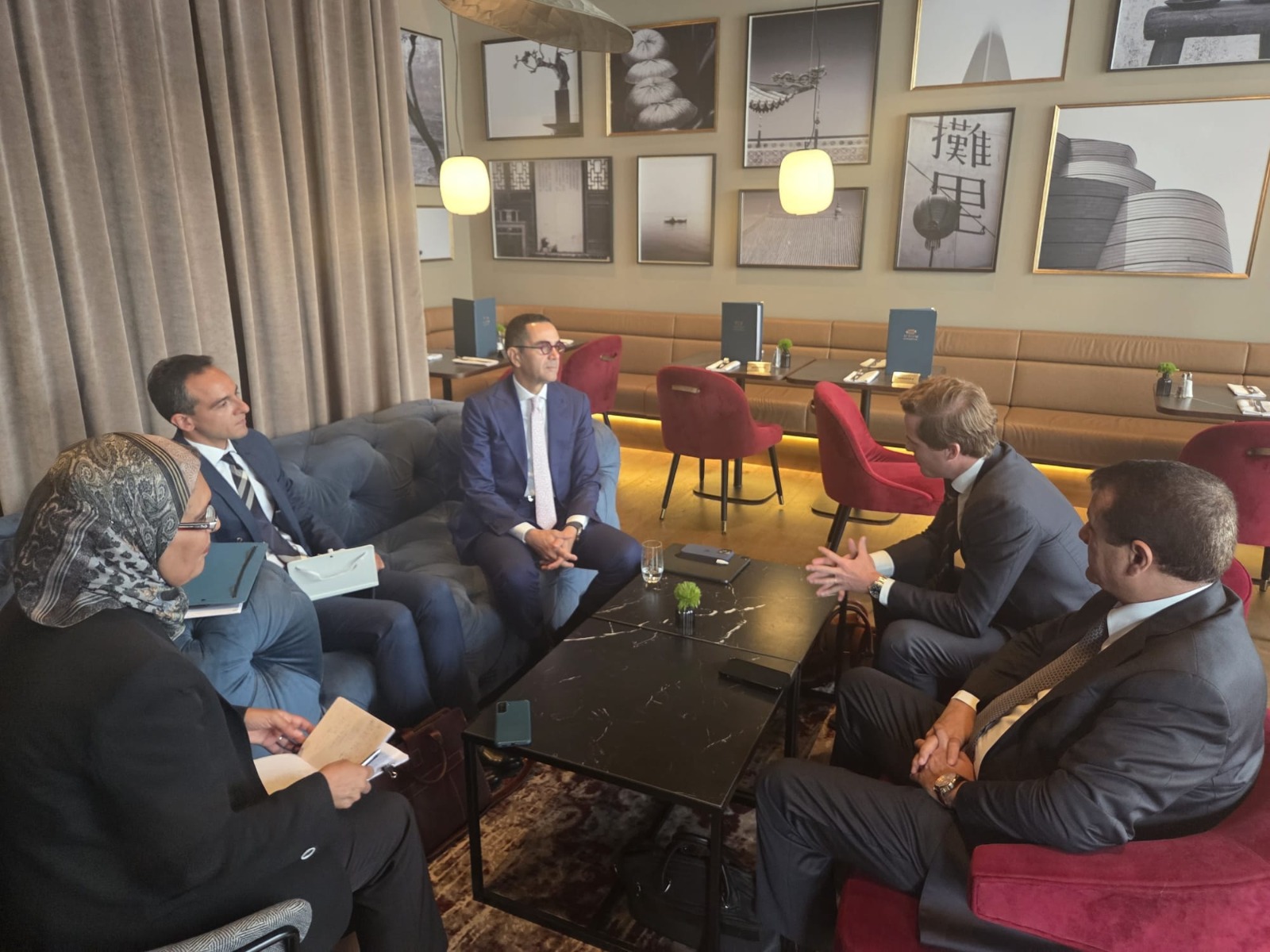 وزير الاستثمار يلتقى المدير الإقليمي لشركه ديمي البلجيكية