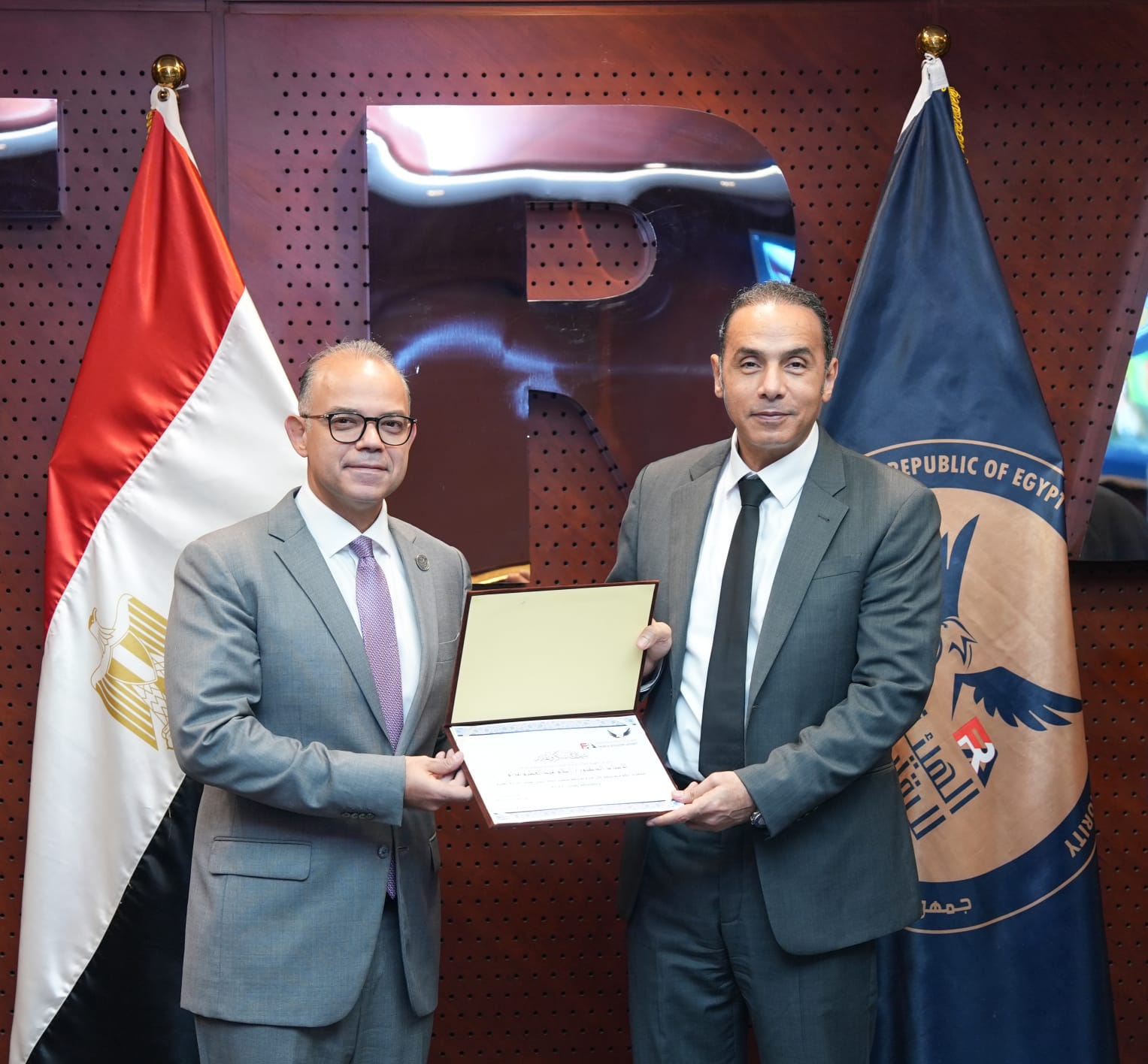 مجلس إدارة هيئة الرقابة المالية يوجه الشكر للدكتور إسلام عزام بعد توليه رئاسة البورصة المصرية