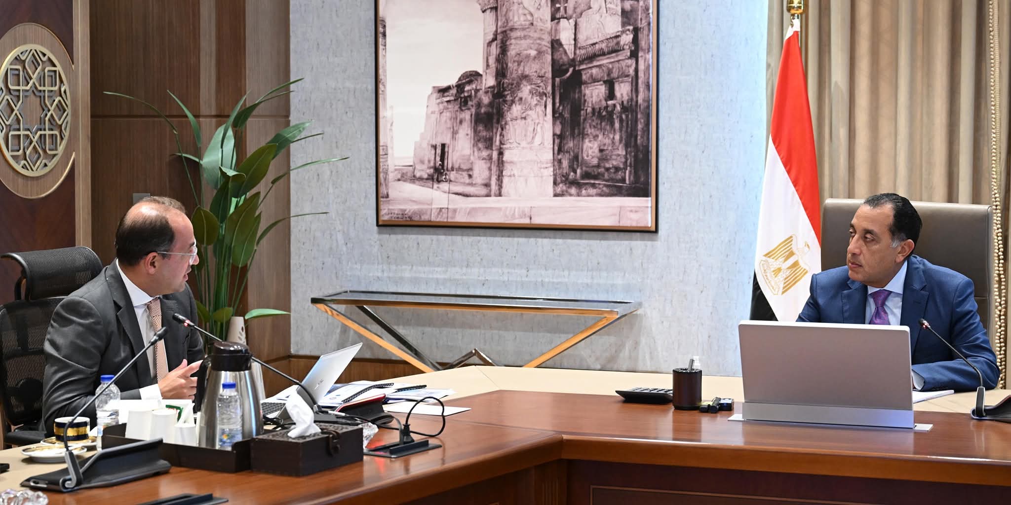 رئيس الوزراء يستعرض مع وزير المالية ملامح الحزمة الثانية من مبادرة التسهيلات الضريبية