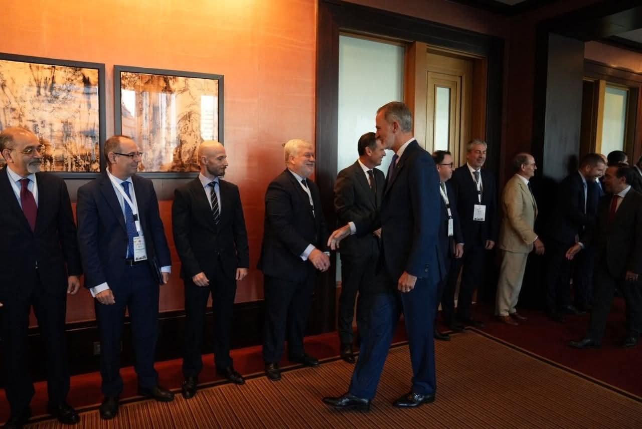 ملك إسبانيا يترأس لقاء خاصا مع عدد من رجال الأعمال