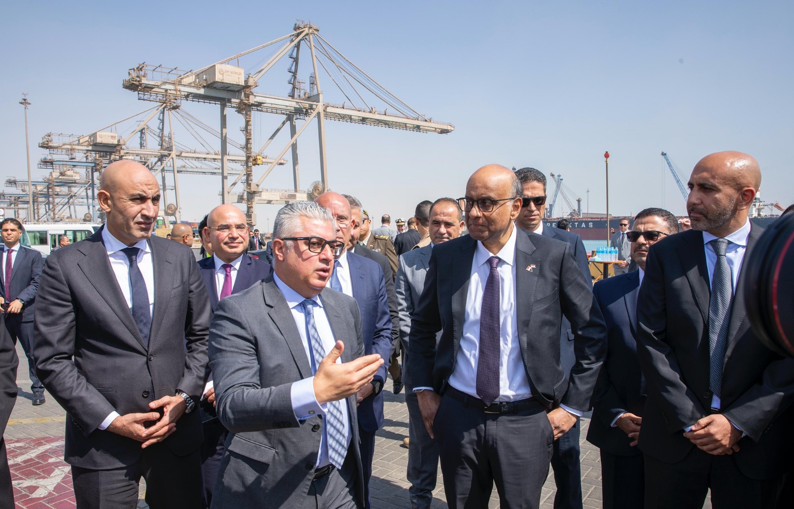 رئيس سنغافورة يزور المنطقة الاقتصادية لقناة السويس بالسخنة