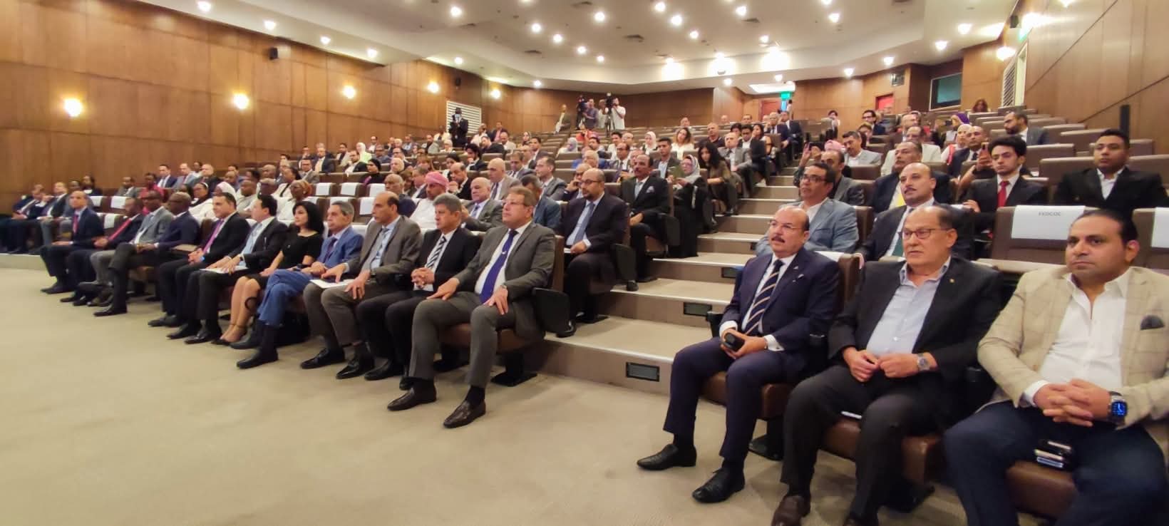 الجمل: القاهرة حريصة على تعزيز الشراكة في مجالات البنية التحتية والممرات اللوجستية