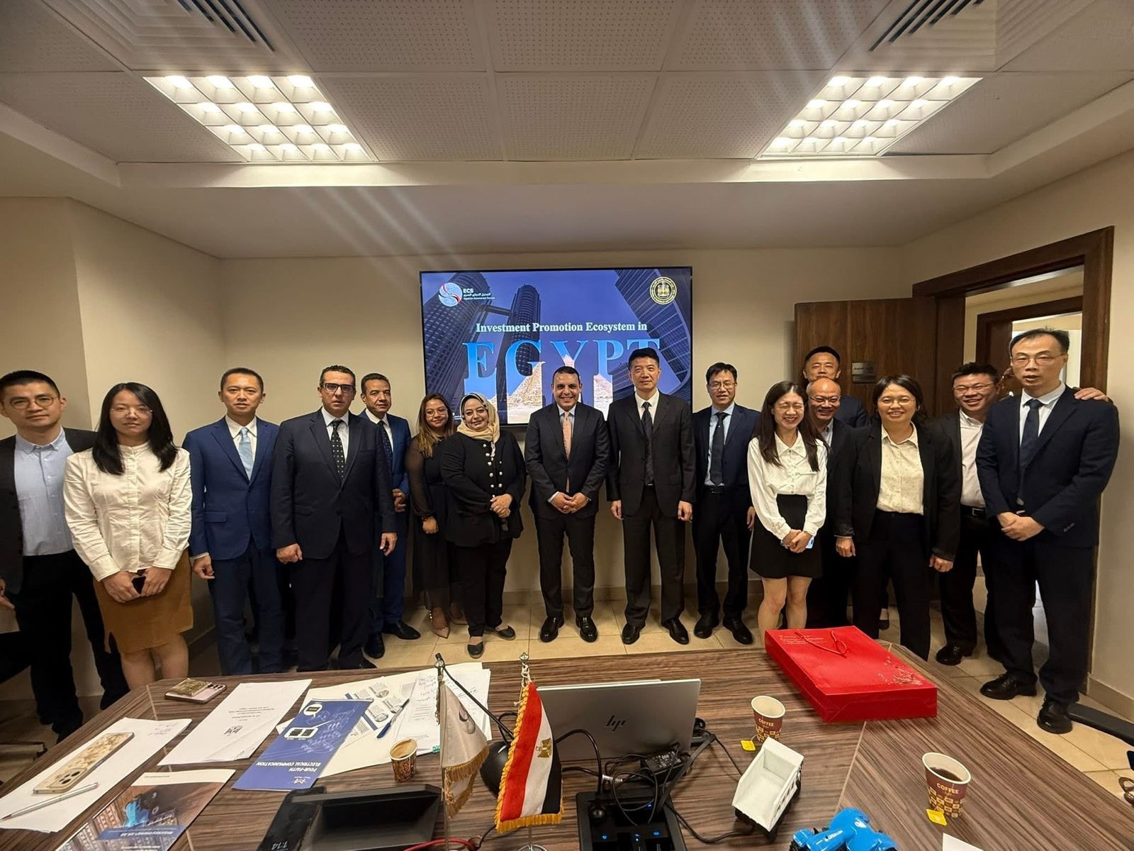 اجتماع مع وفد إقليم شيامن ومركز البريكس لبحث فرص الاستثمار في مصر