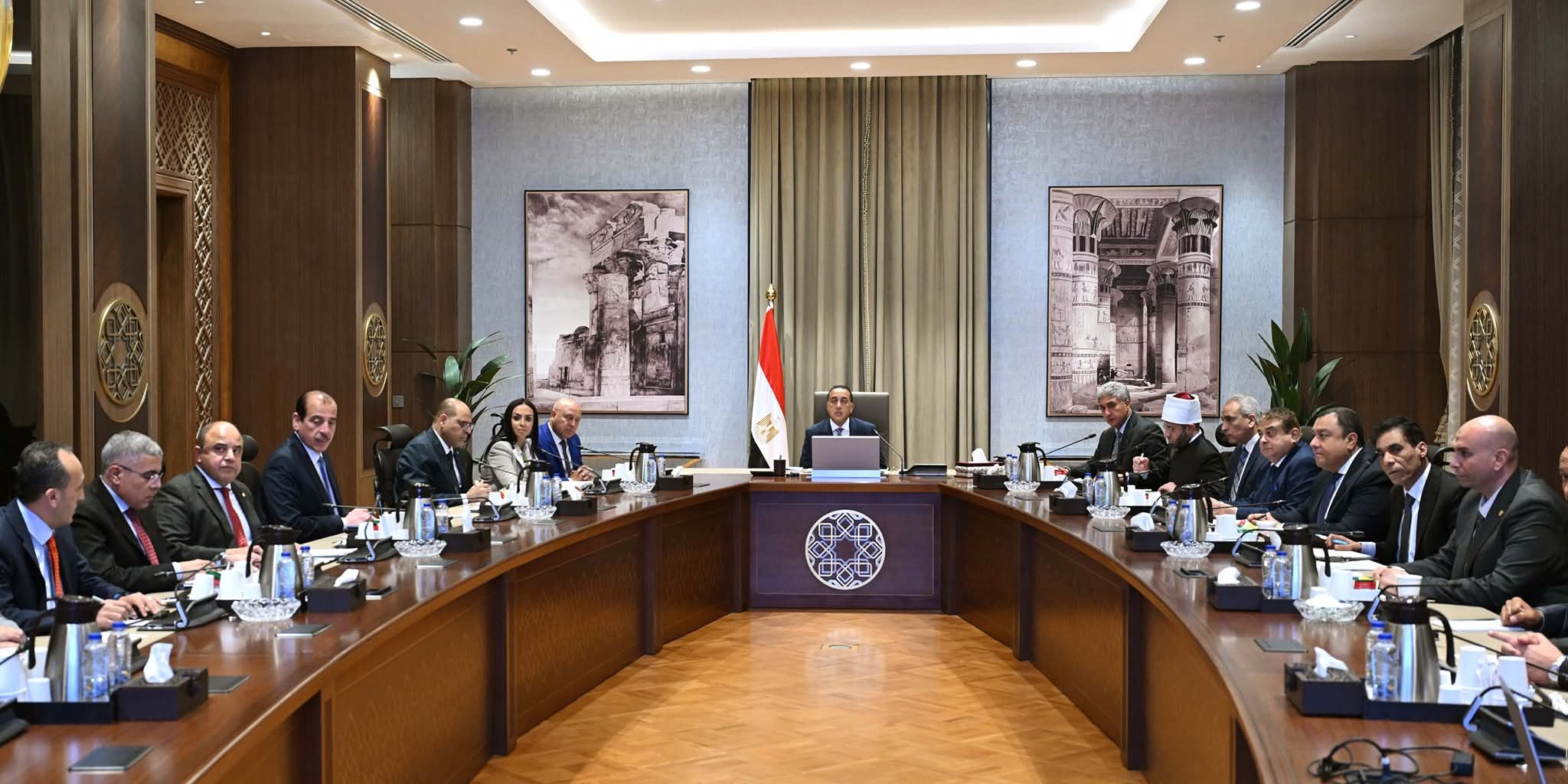 PM chairs Supreme Hajj Committee meeting