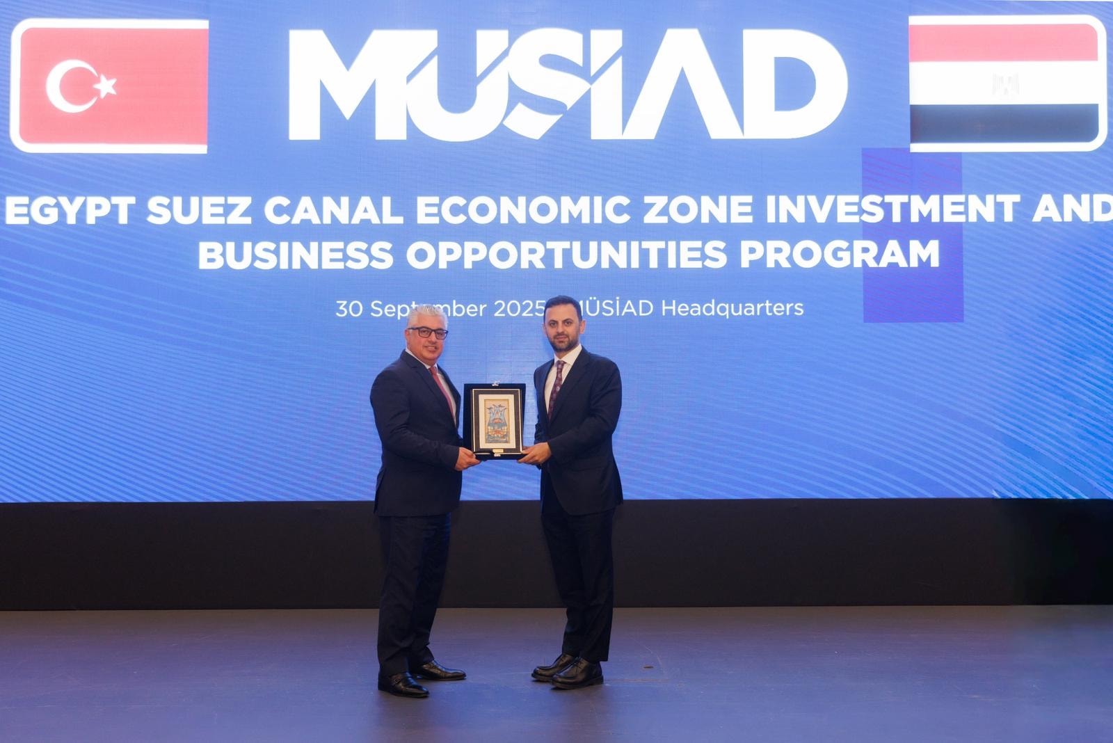 رئيس اقتصادية قناة السويس يلتقي ممثلي 12 شركة تركية لبحث الاستثمار