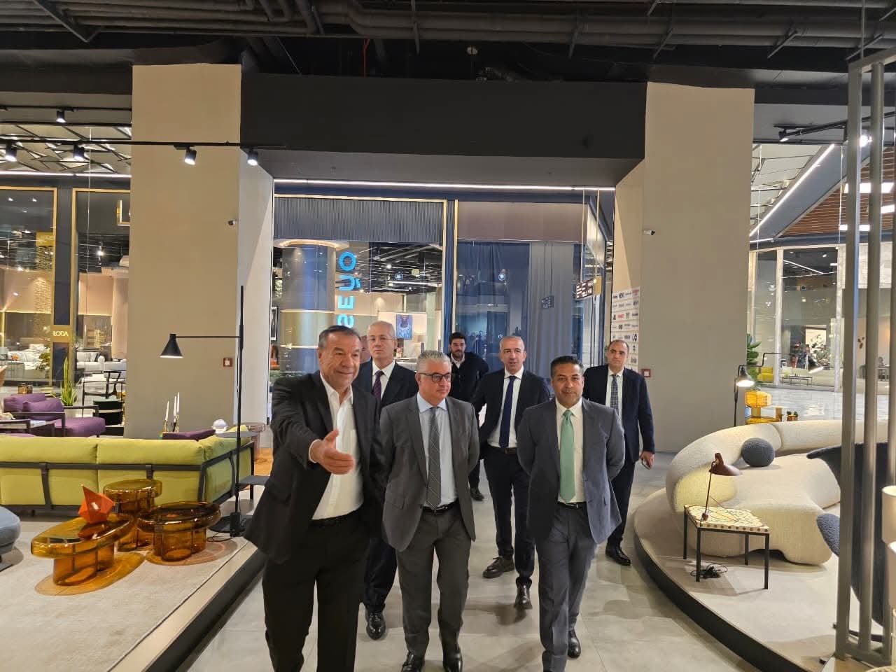 رئيس اقتصادية قناة السويس يلتقي في تركيا قادة شركات ملابس ومنسوجات وأوتوبيسات