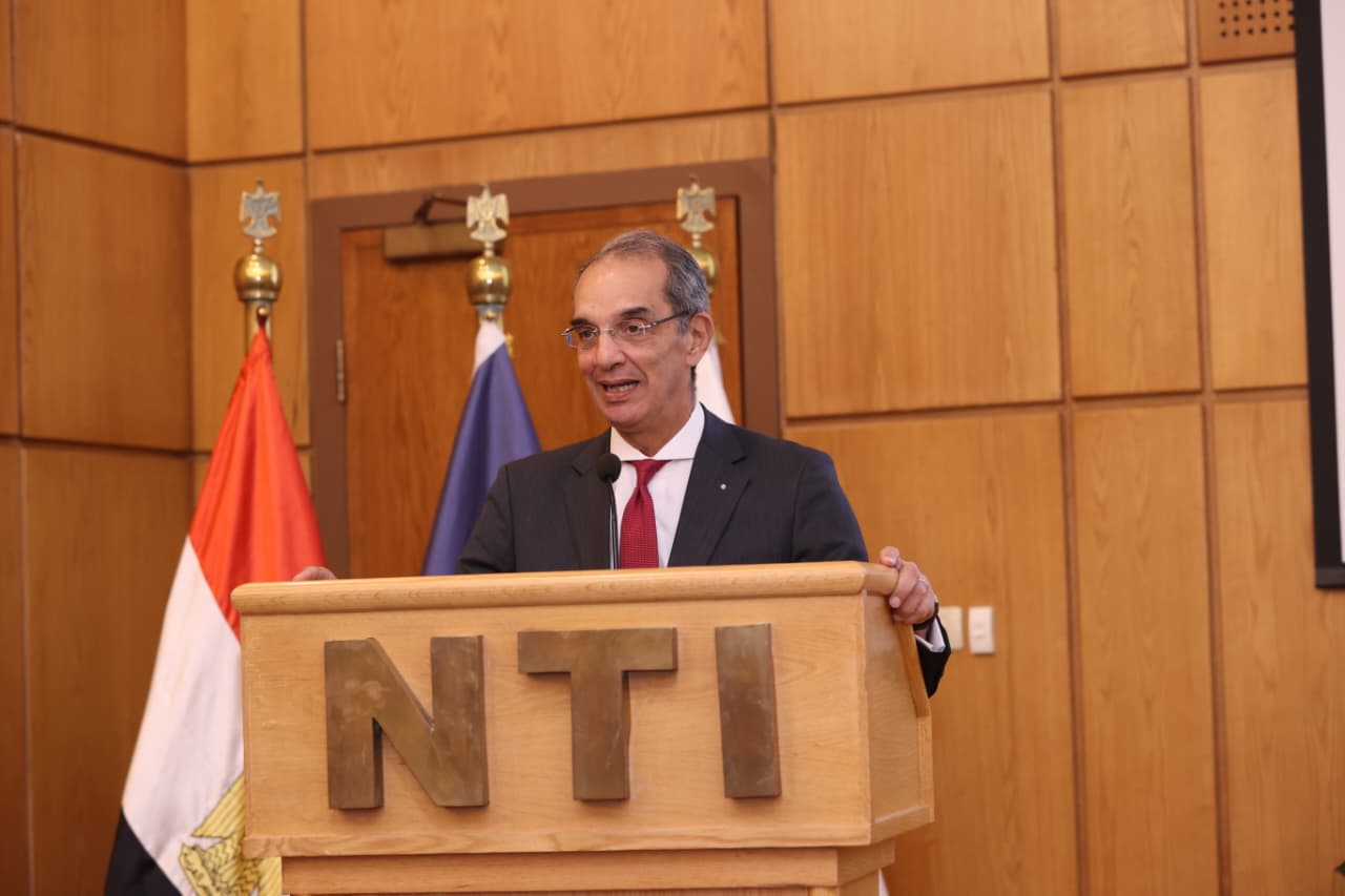 عمرو طلعت يشهد حفل تخريج الدفعة الثانية من أكاديمية الأمن السيبراني للنشء والشباب