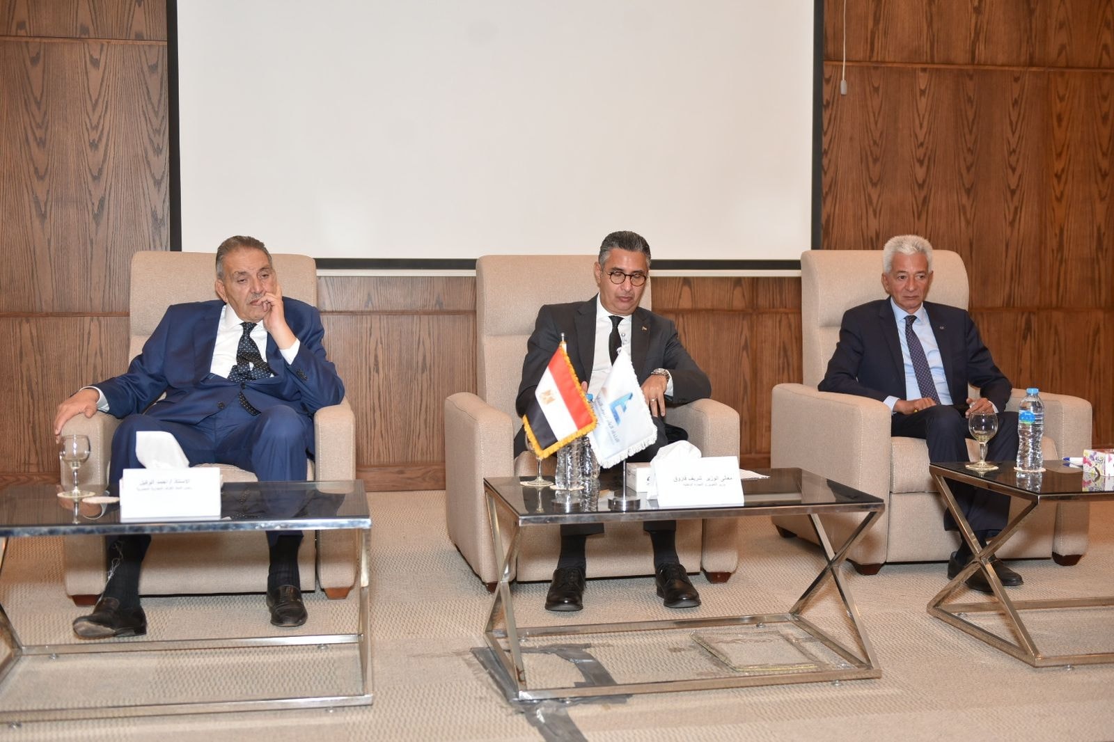 وزير التموين يبحث مع السلاسل التجارية آليات ضبط الأسواق وتوافر السلع