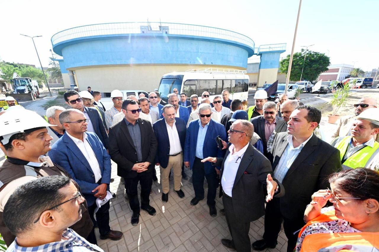 وزير الإسكان ومحافظ أسيوط يتفقدان توسعات محطة مياه أبوتيج ضمن "حياة كريمة"