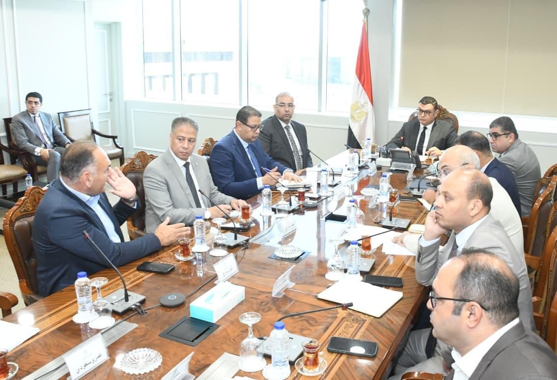 فاوندرز للتطوير العقاري تبحث تسويق مشروعات وزارة الإسكان