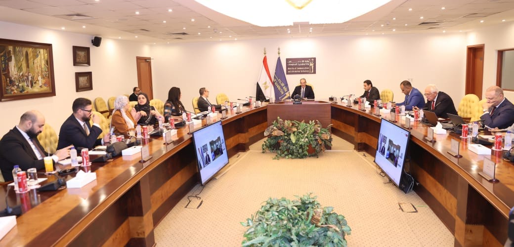 الاتصالات : 37 ألف برج محمول في مصر .. ومزيد من الحوكمة على المكالمات التسويقية المزعجة