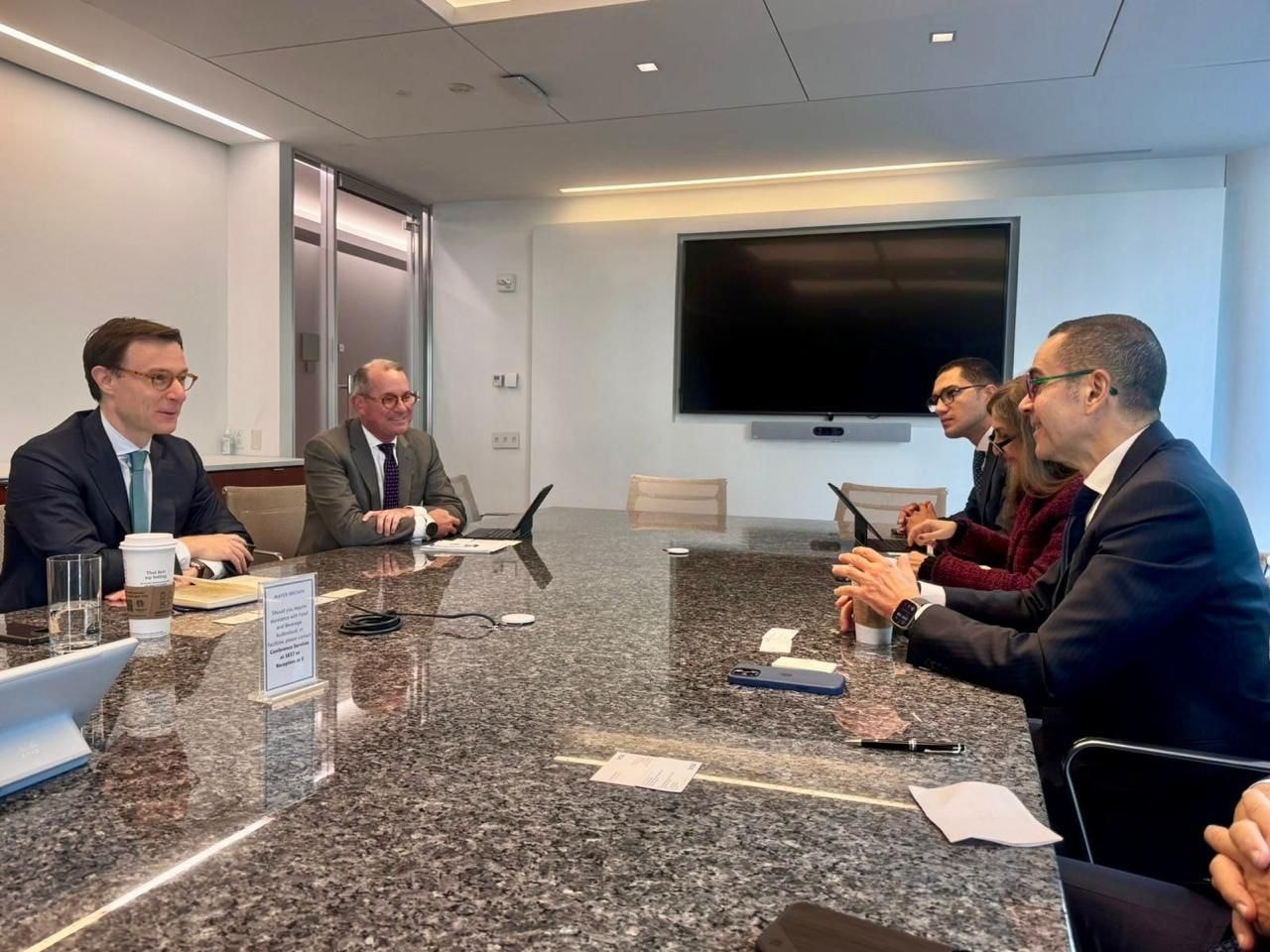 فيزا العالمية تبدي اهتمامها بتوسيع استثماراتها في مصر