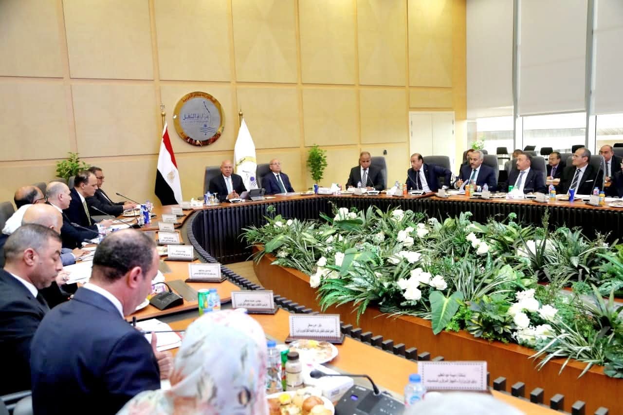 Al-Wazir unveils plan to modernize Super Jet buses