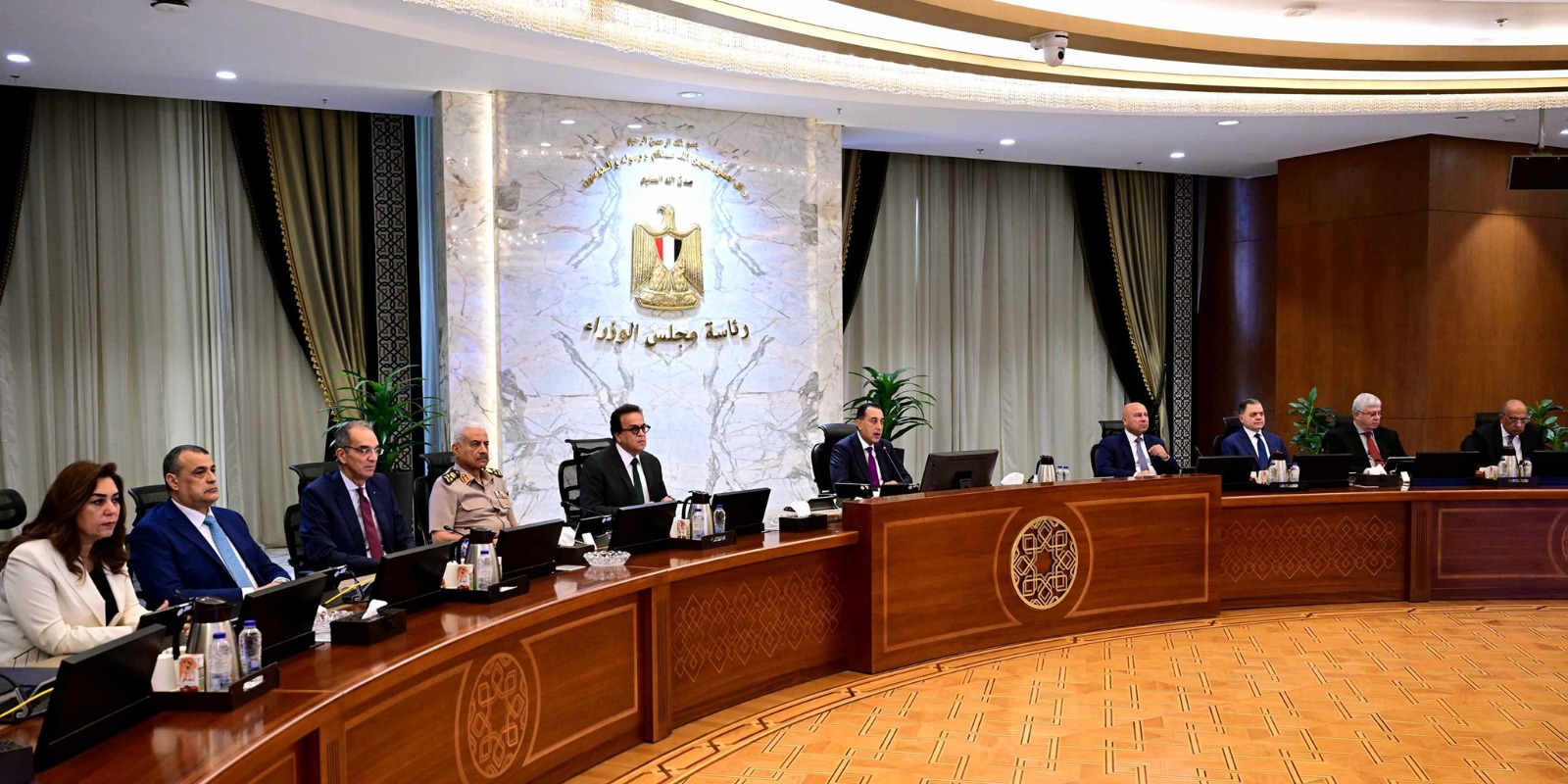 الحكومة : مصنع لتجميع السيارات في أكتوبر بين المنصور والموانيء البرية