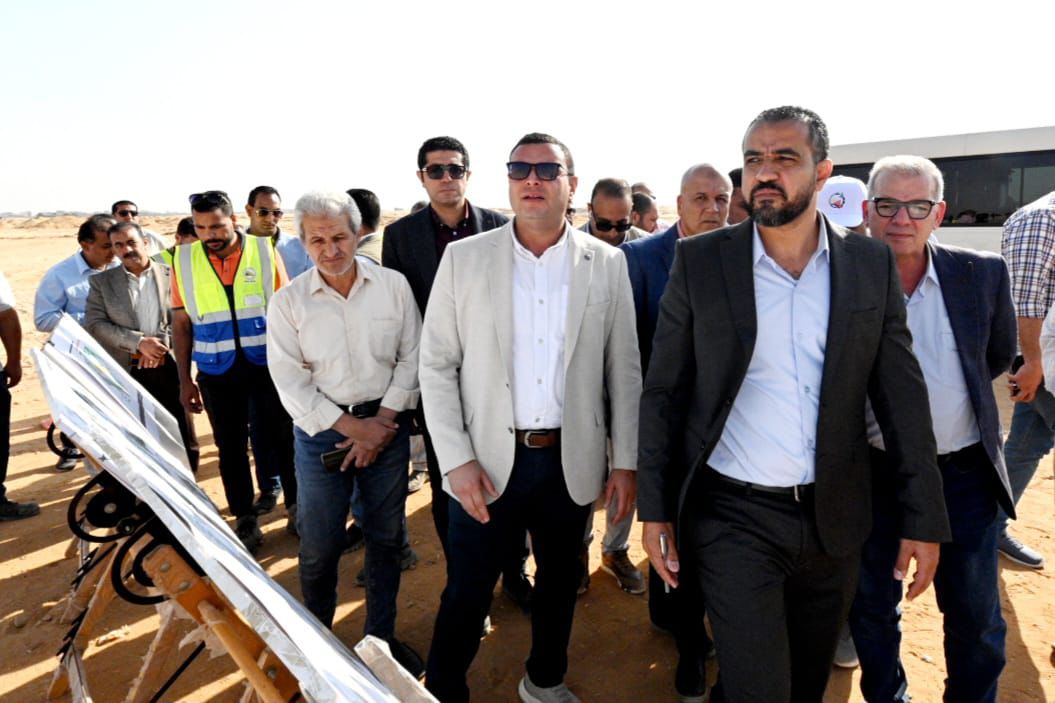 وزير الإسكان يتفقد الطرق والمرافق بمنطقة الأمل بمدينة العبور الجديدة