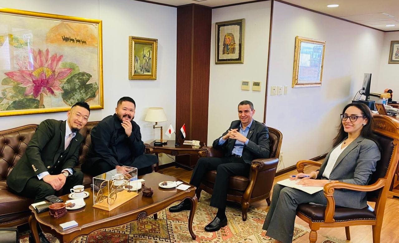 أفيكس اليابانية تخطط لإقامة حفل ترفيهي ضخم في منطقة الأهرامات