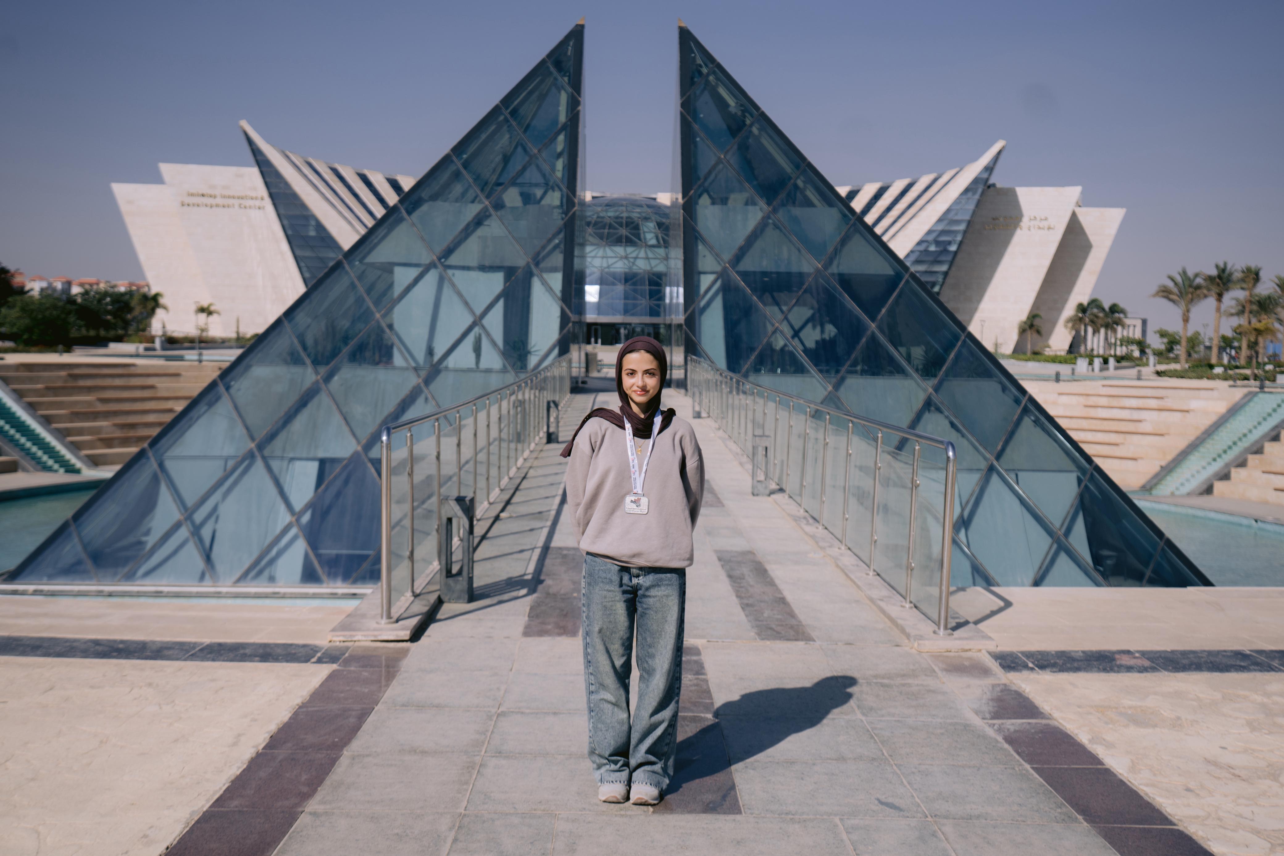 جامعة مصر للمعلوماتية تفوز بميداليتين فضية وبرونزية في بطولة " مصر الدولية الأولى للناشئين في الريشة الطائرة"