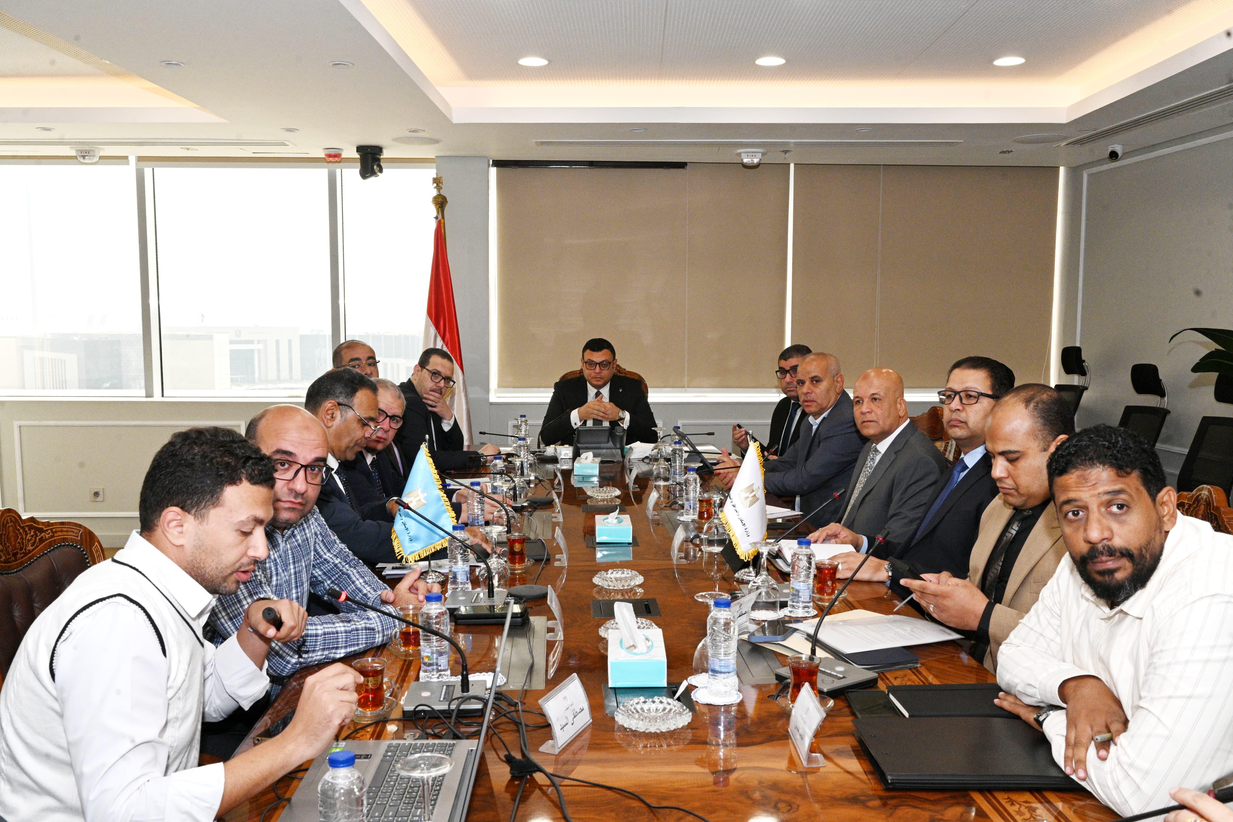 El-Sherbiny reviews progress of Hadayek October projects