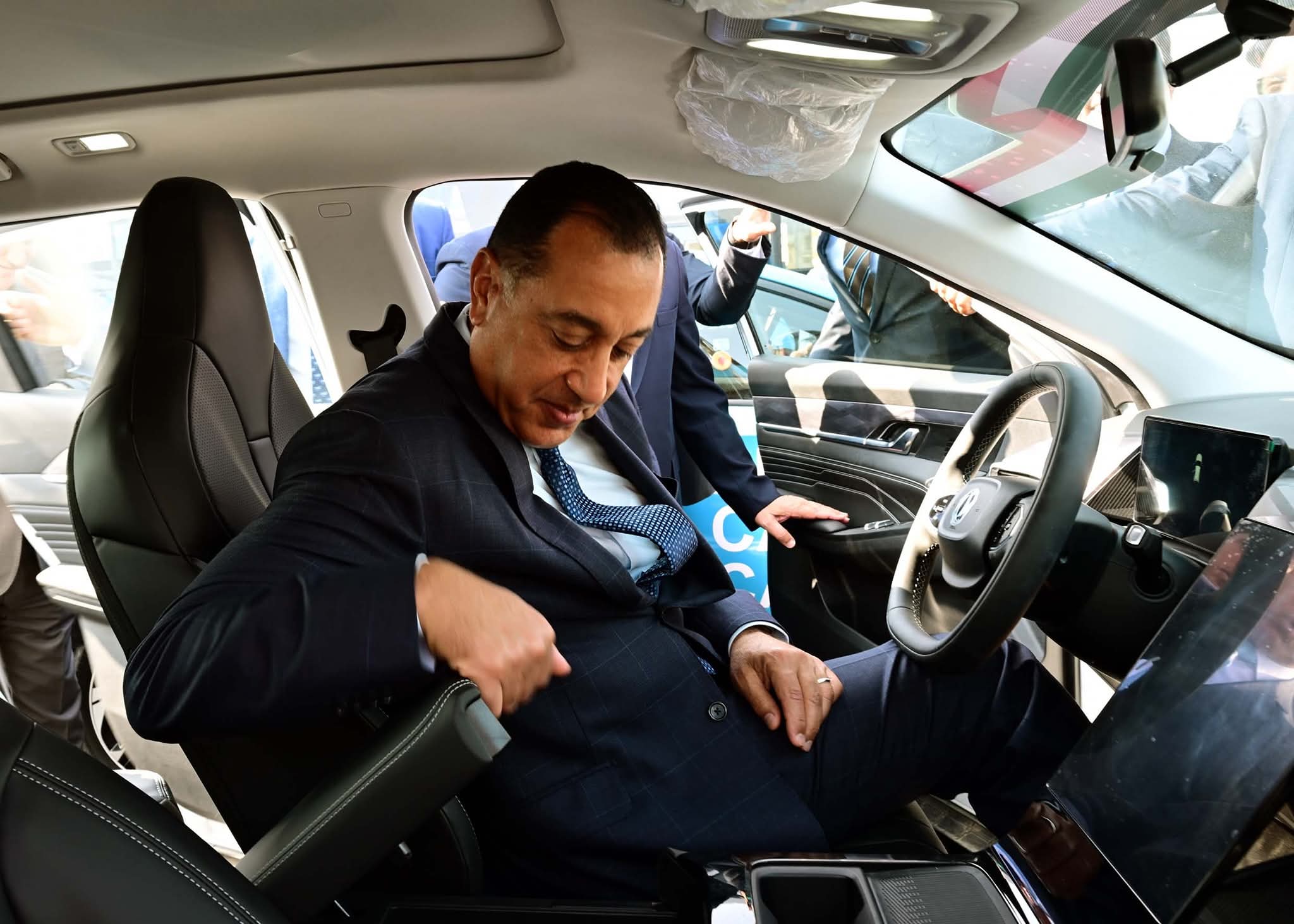 Madbouly inspects first locally made amphibious bus for Egypt’s tourism