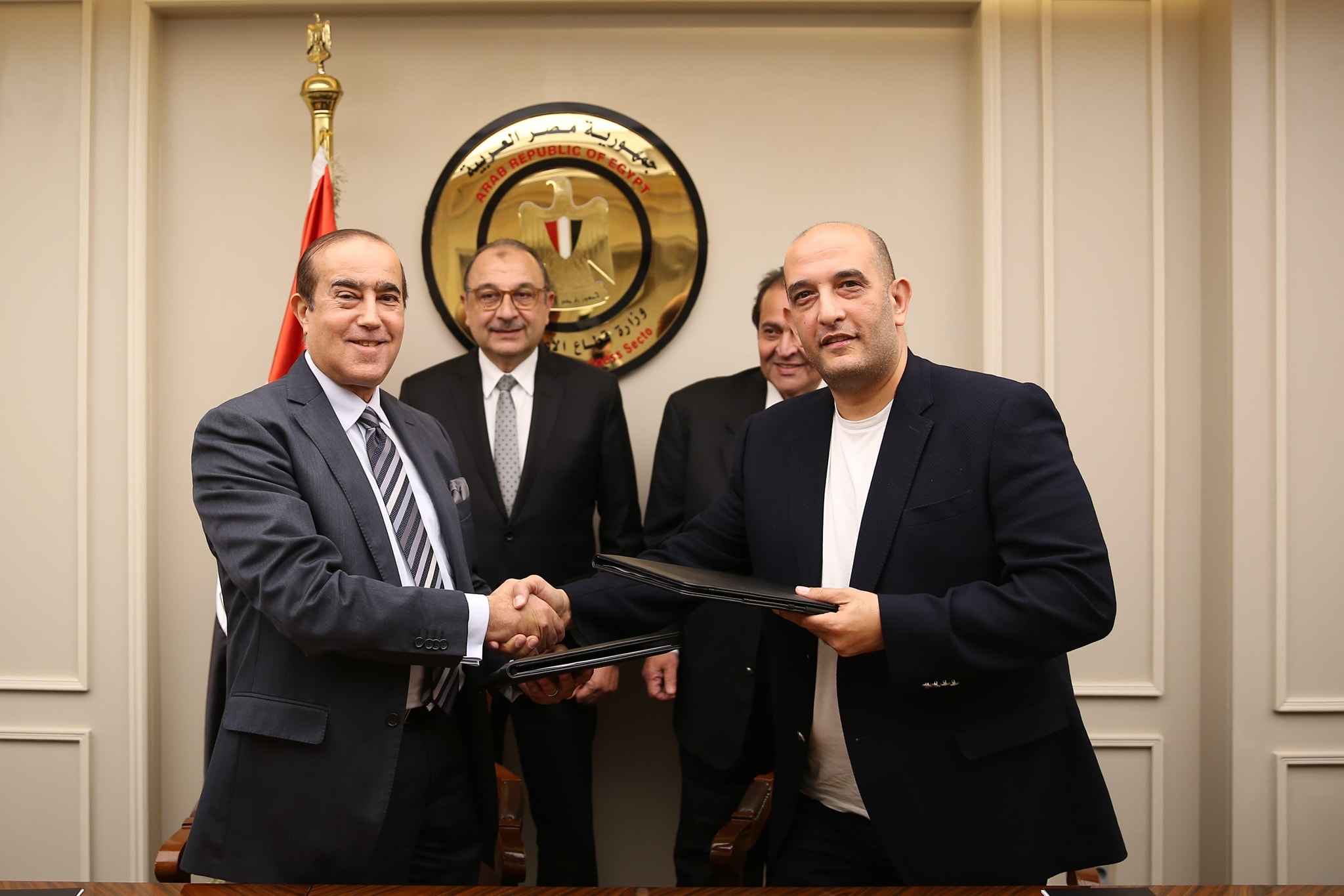 توقيع اتفاق تكميلي لعقود تطوير قرية مجاويش بالغردقة