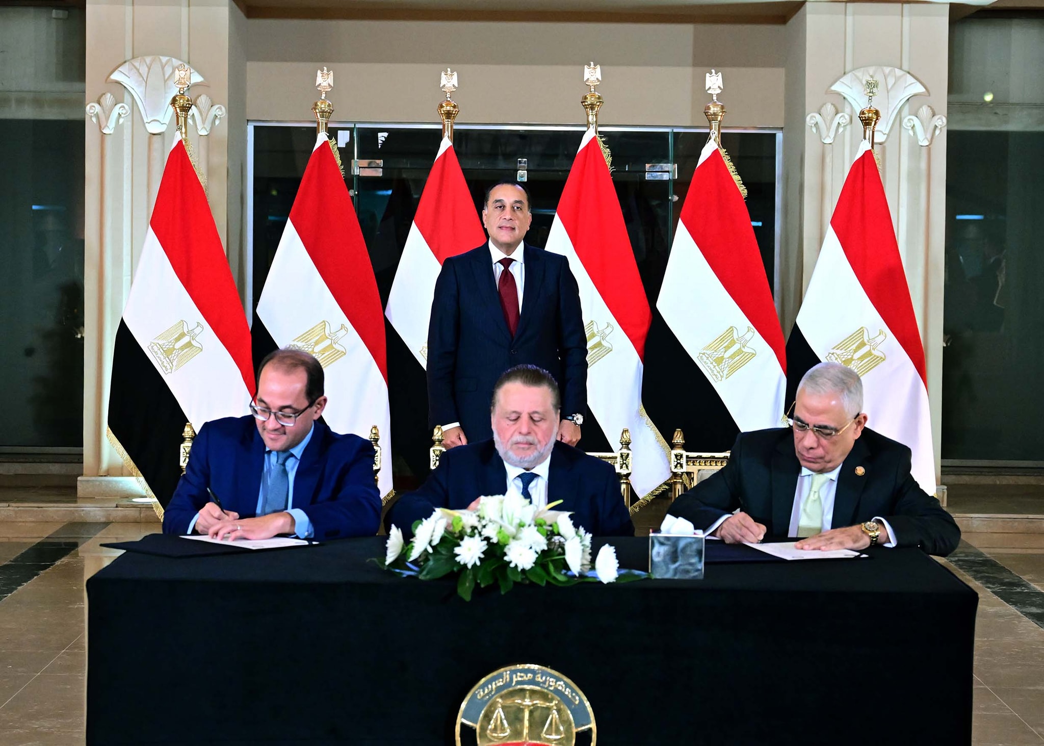 توقيع اتفاقية وثيقة تسليم مضبوطات ذهبية من النيابة العامة للبنك المركزي