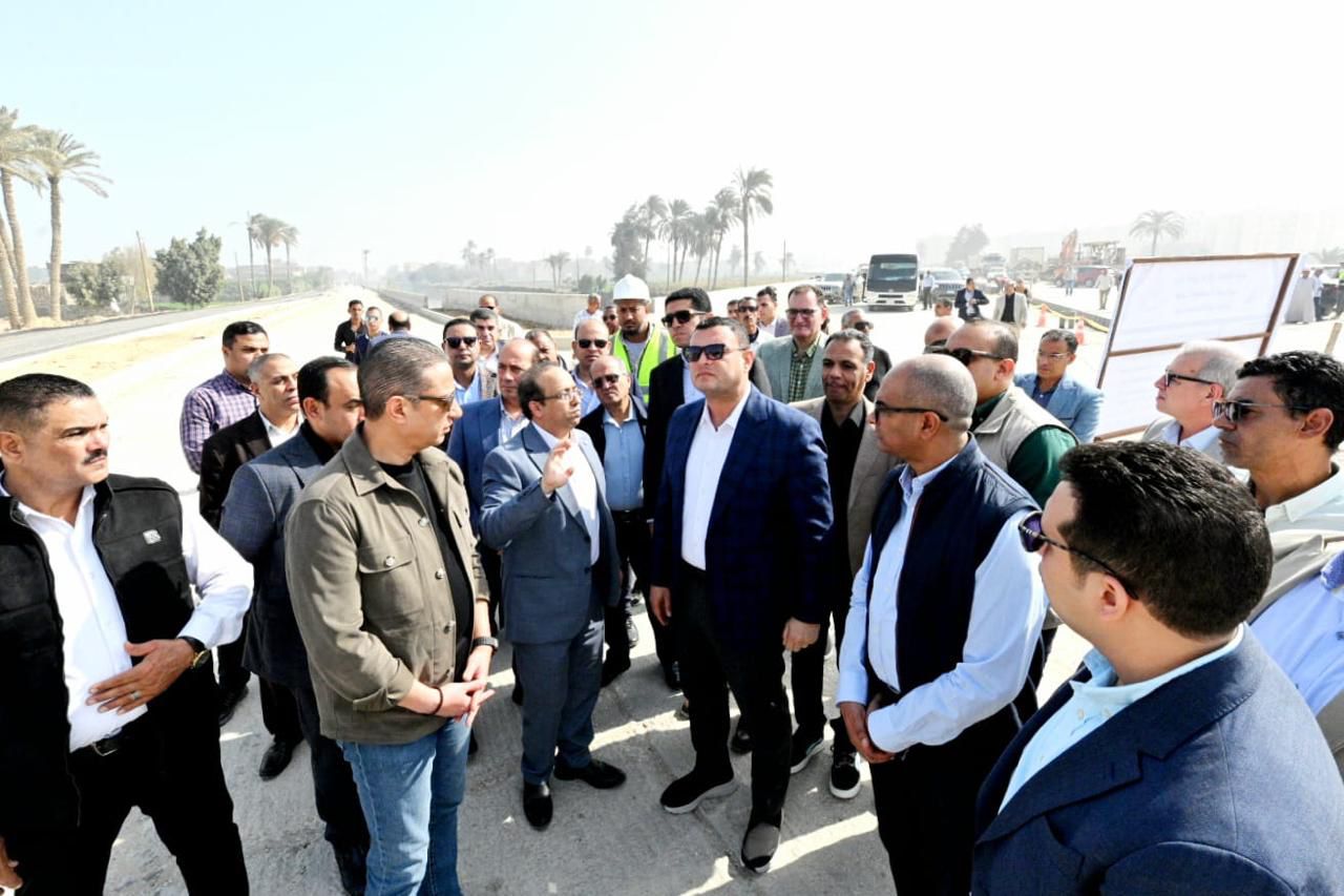 وزير الإسكان ومحافظ الفيوم يتفقدان مجمع محطات مياه الشرب بالعزب الجديدة ضمن المبادرة الرئاسية "حياه كريمة"