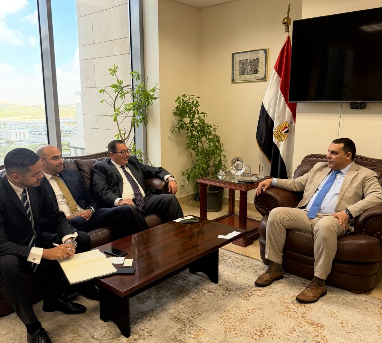 تعاون مع بنك الإمارات دبي الوطني لنفاذ الشركات المصرية للأسواق العالمية